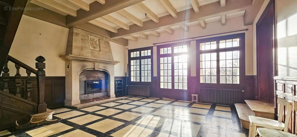 Maison à VAILLY-SUR-AISNE