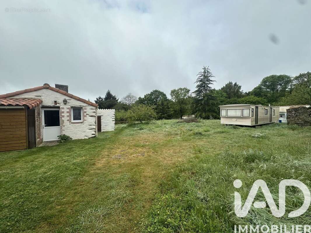 Photo 4 - Terrain à SAINT-JULIEN-DES-LANDES