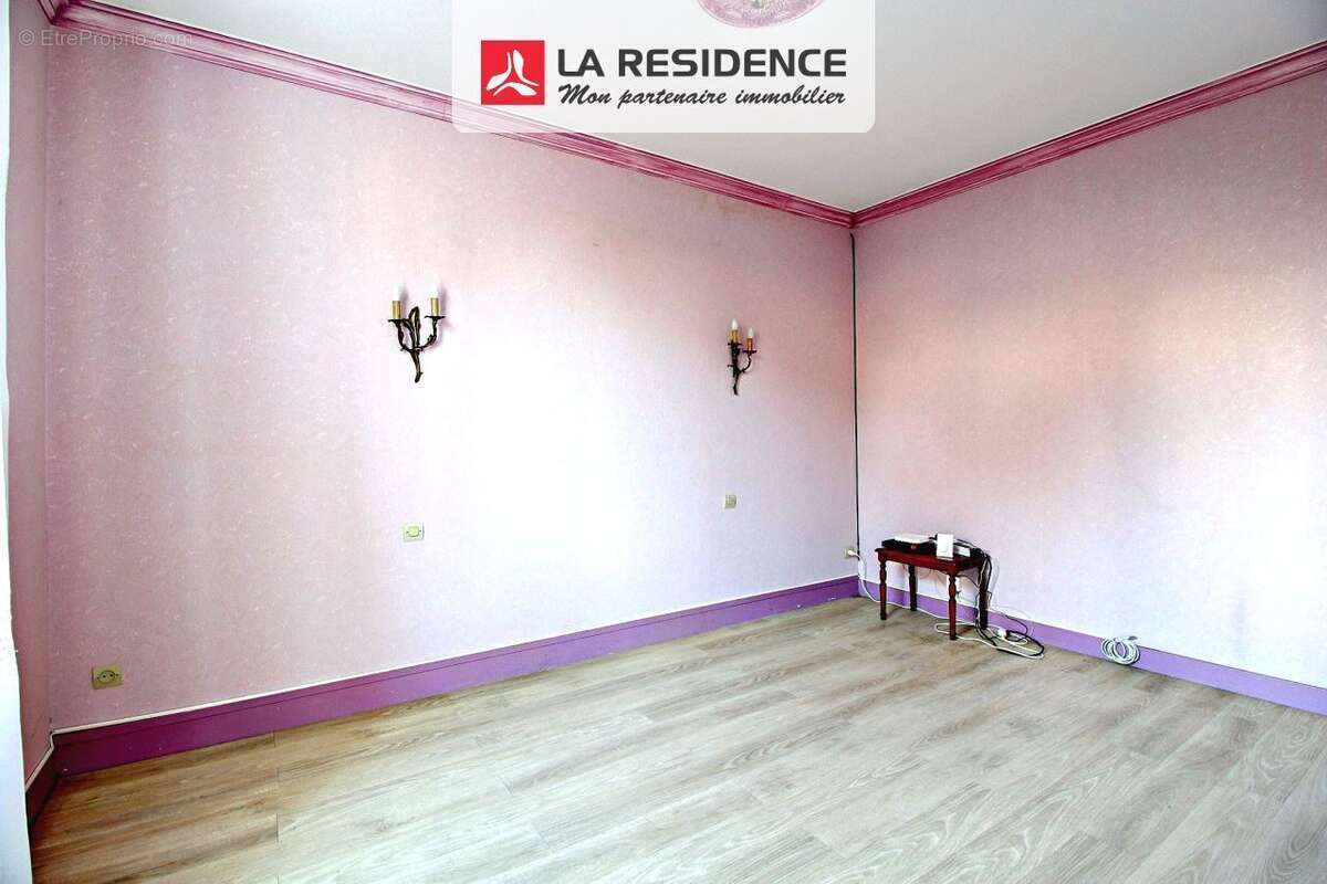 Maison à SAINT-ETIENNE-DU-ROUVRAY