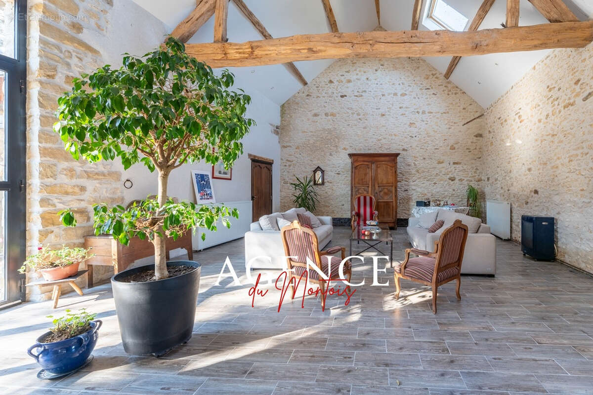 Maison à DONNEMARIE-DONTILLY