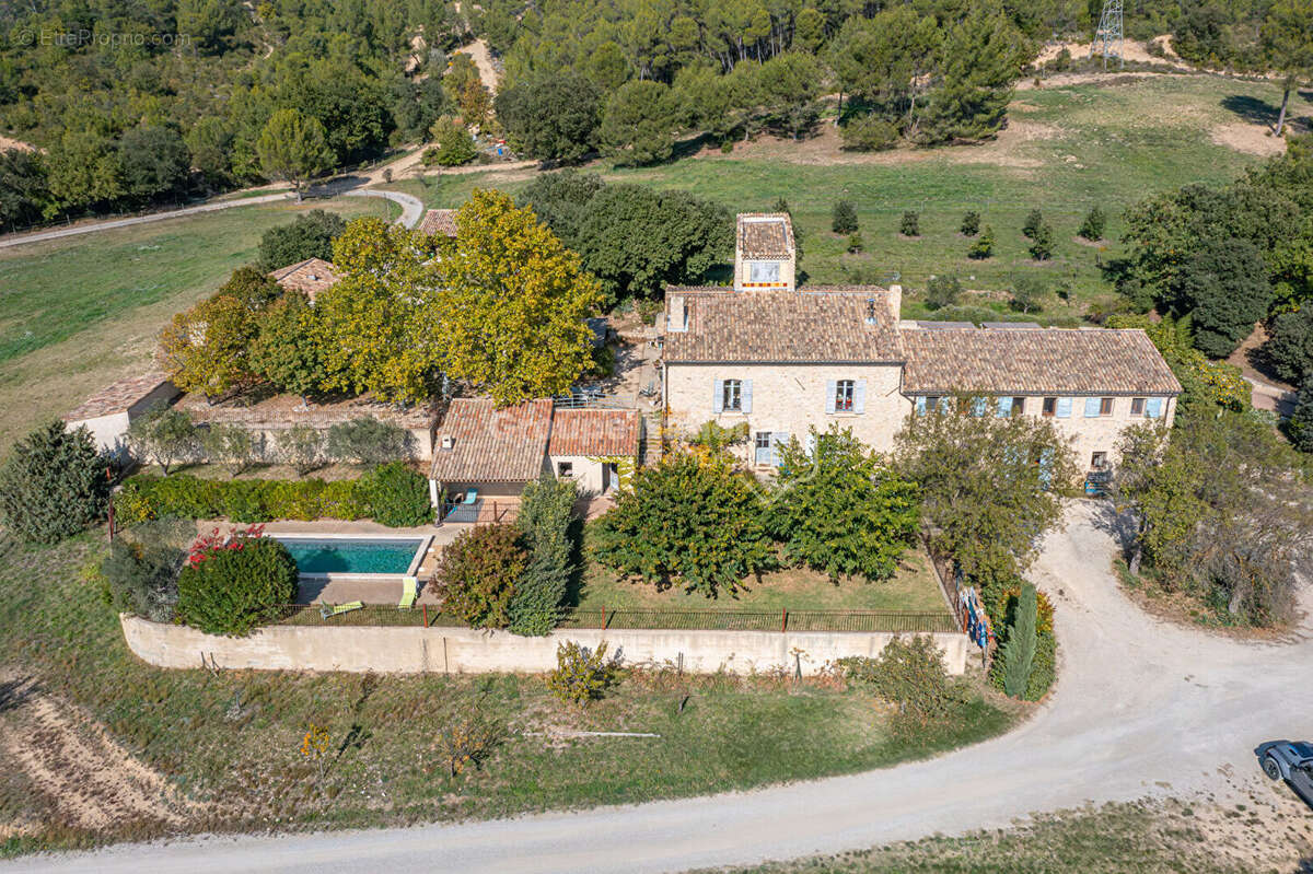 Maison à GREOUX-LES-BAINS