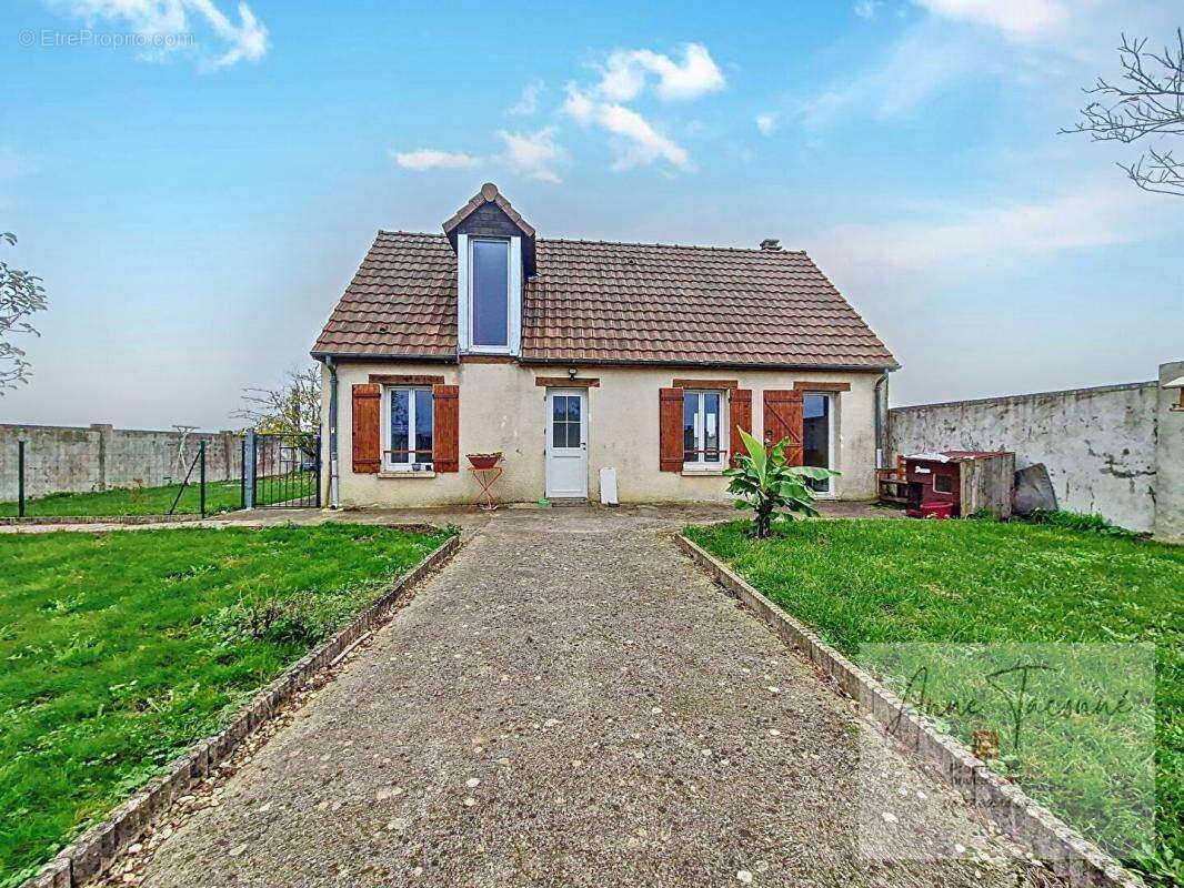 Maison à AULNAY-LA-RIVIERE