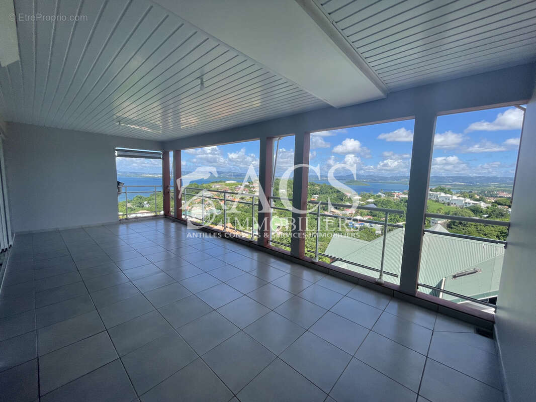 Appartement à LES TROIS-ILETS