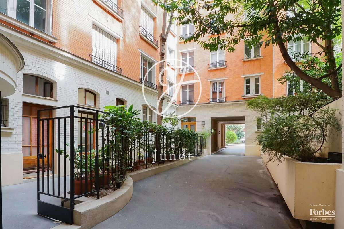 Appartement à PARIS-6E
