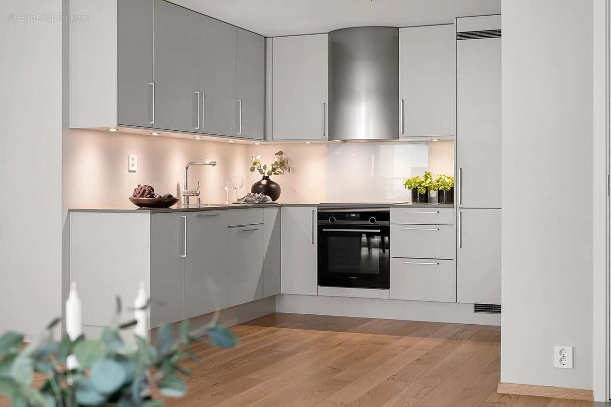 Appartement à PARIS-14E