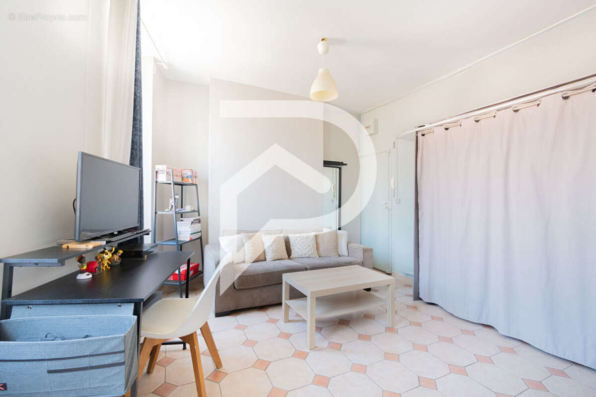 Appartement à MARSEILLE-7E
