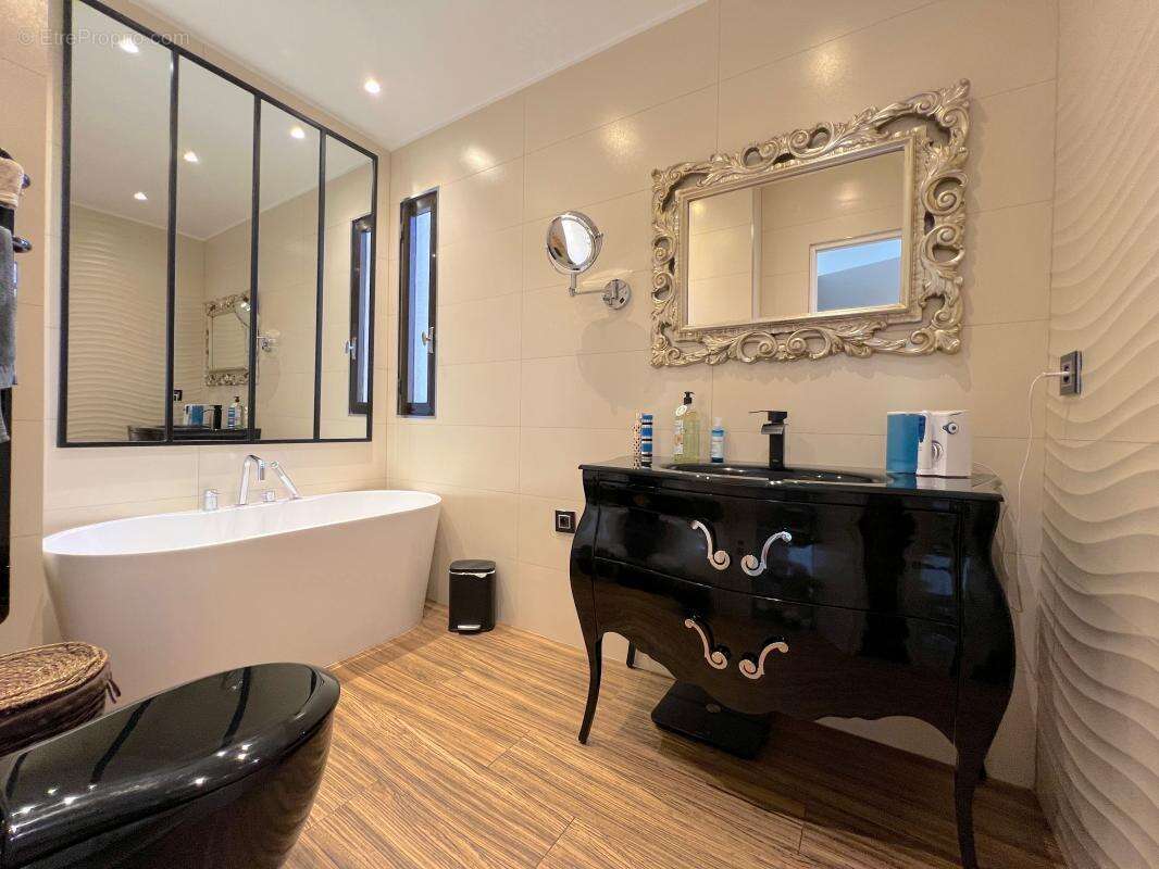 Appartement à VILLENEUVE-LOUBET