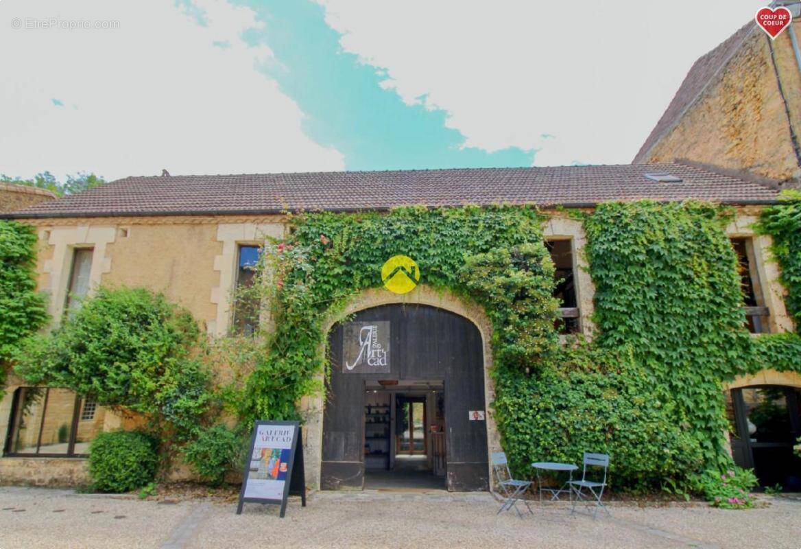 Commerce à LE BUISSON-DE-CADOUIN