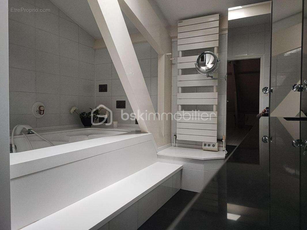 Propriété 255 m² avec gîte indépendant et piscine – Excellent rapport qualité/prix - photo 17