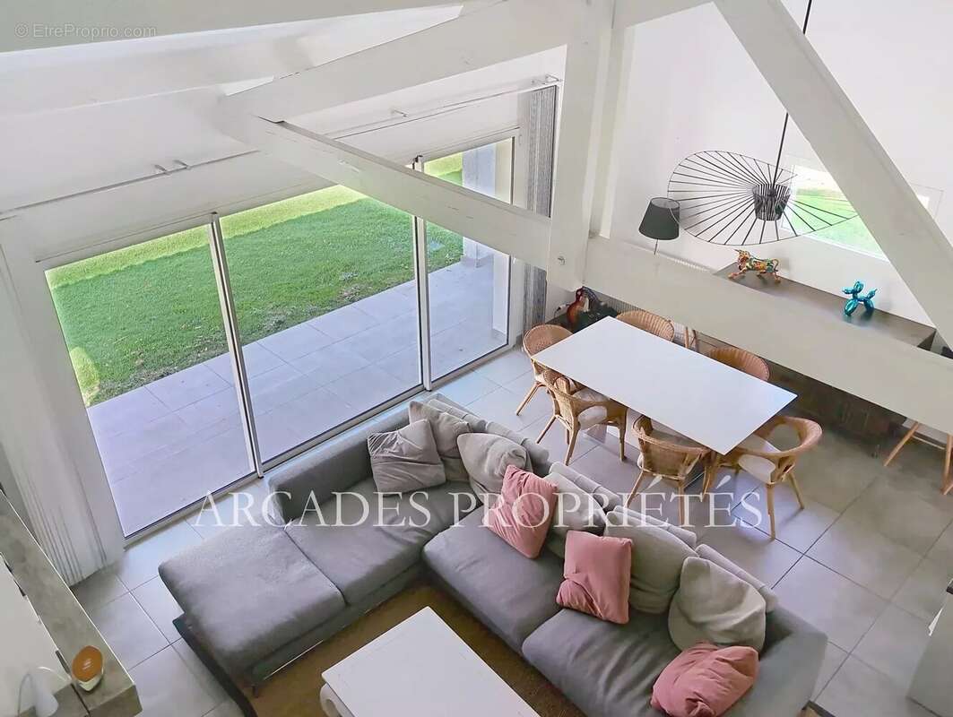 Maison à SAINT-SULPICE-ET-CAMEYRAC