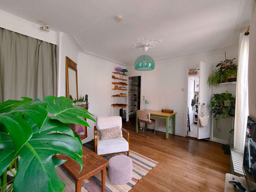 Appartement à PARIS-11E