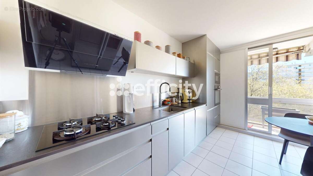 Appartement à LYON-8E
