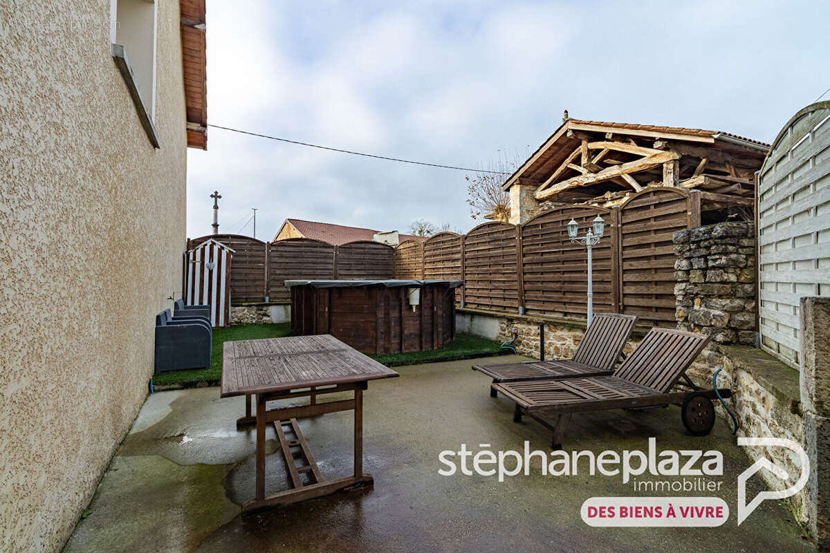 Maison à SAINT-MARTIN-DU-MONT