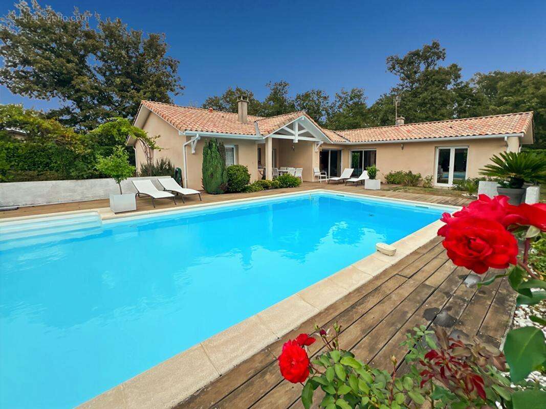 Maison à MARTIGNAS-SUR-JALLE