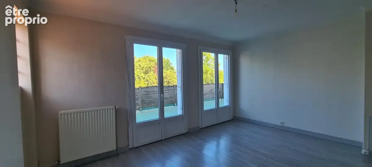 Maison Gorges Centre 8 P . 4 Chs . 174.34 M² . T 575 M² . Garage . Cave . Balcon - photo 6