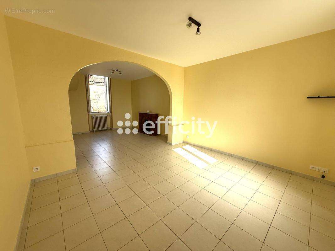 Maison 160 m² à Aunac  - photo 4