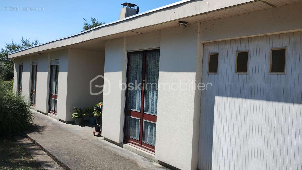 Maison à NAZELLES-NEGRON