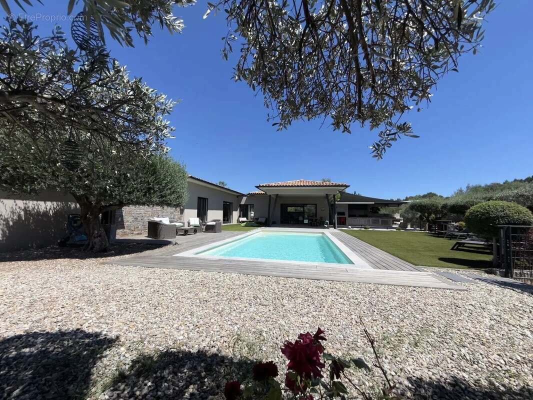 Maison à SOLLIES-TOUCAS