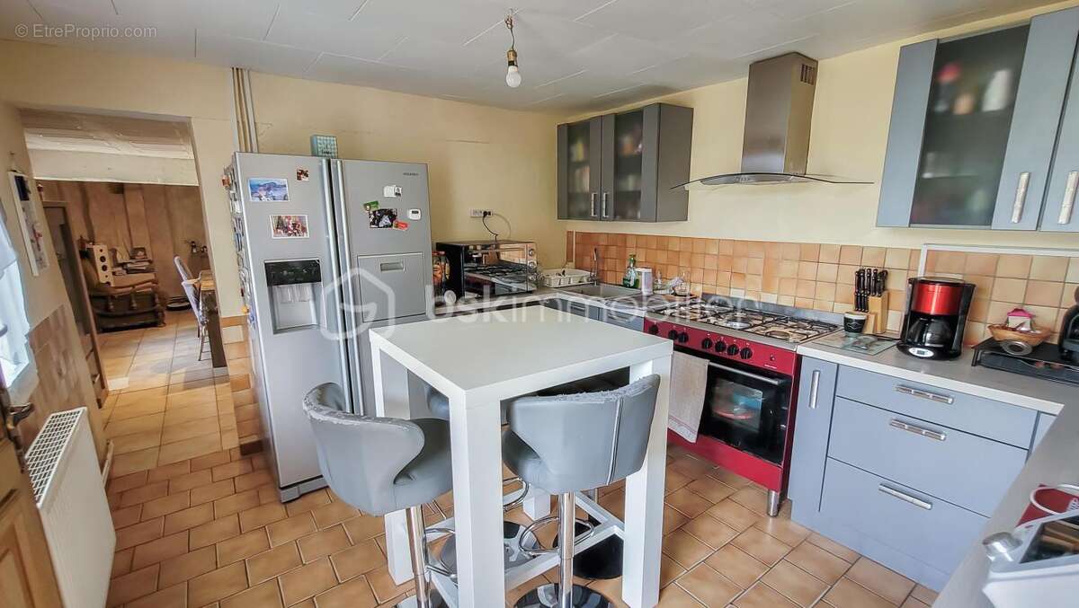 Maison à SAINT-PARIZE-LE-CHATEL