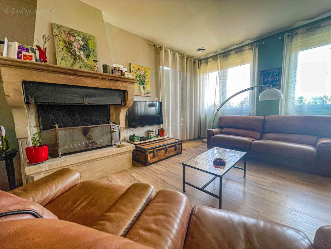 Maison à SAINT-PANTALEON-LES-VIGNES