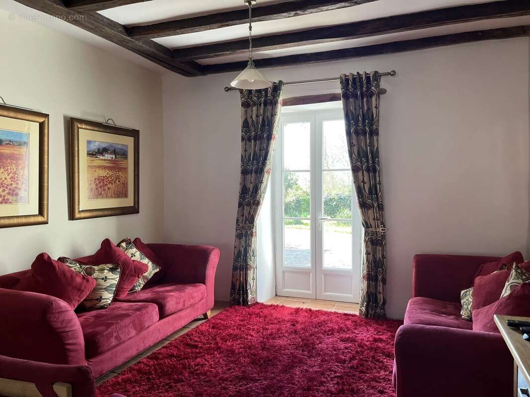 Maison à THIAT