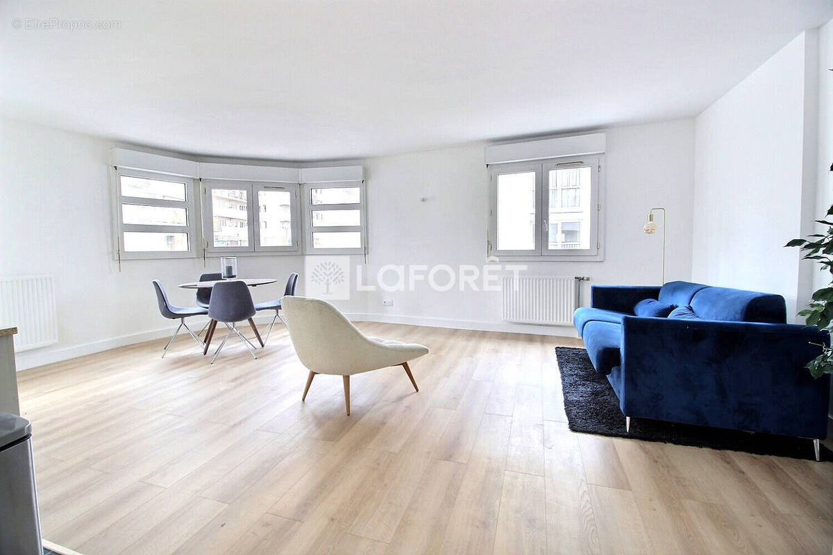 Appartement à VILLENEUVE-LA-GARENNE