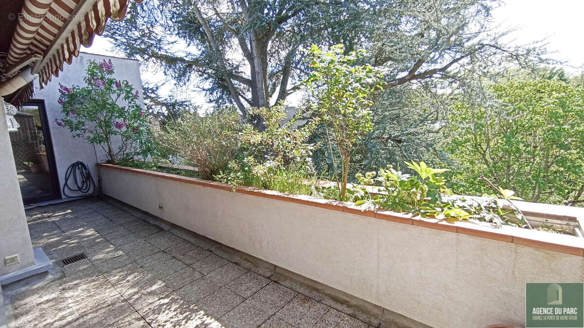 Appartement à VILLE-D'AVRAY