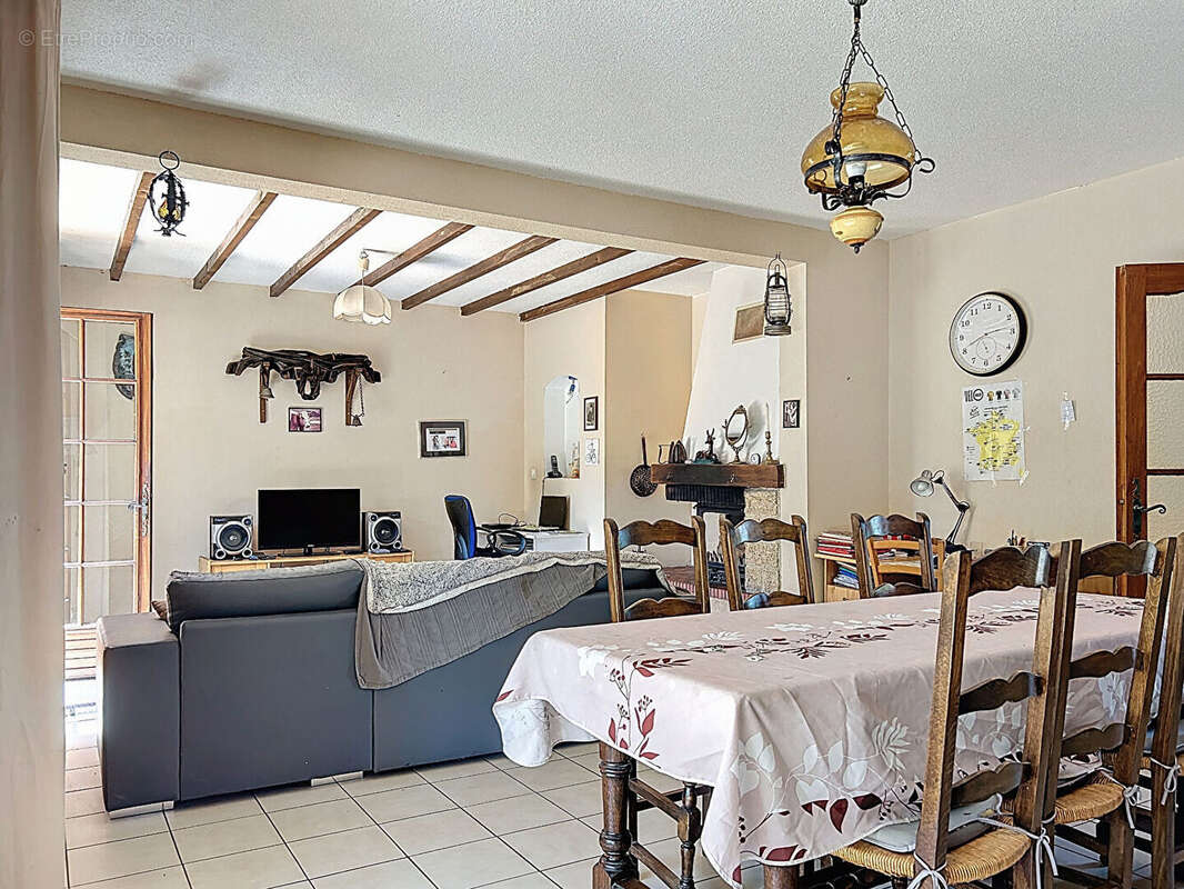 Maison à PUJAUT