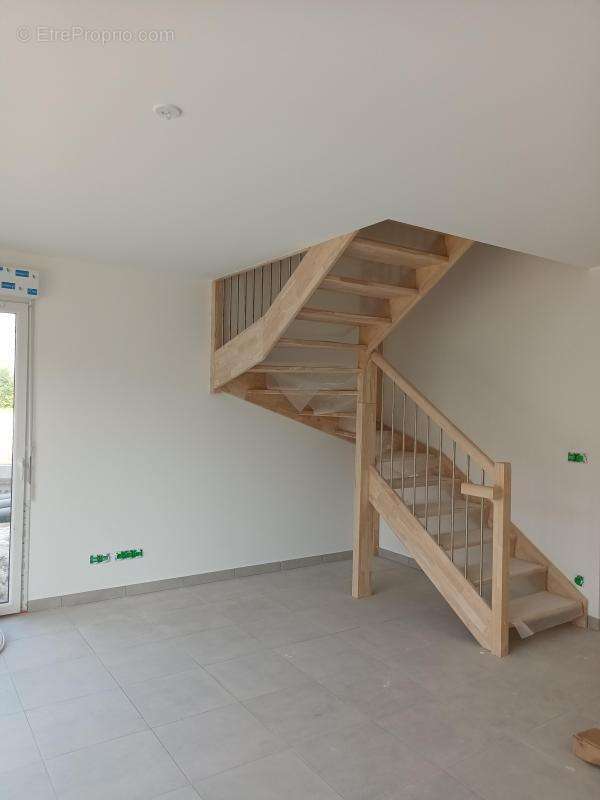 Maison à SAINT-BONNET-DE-MURE