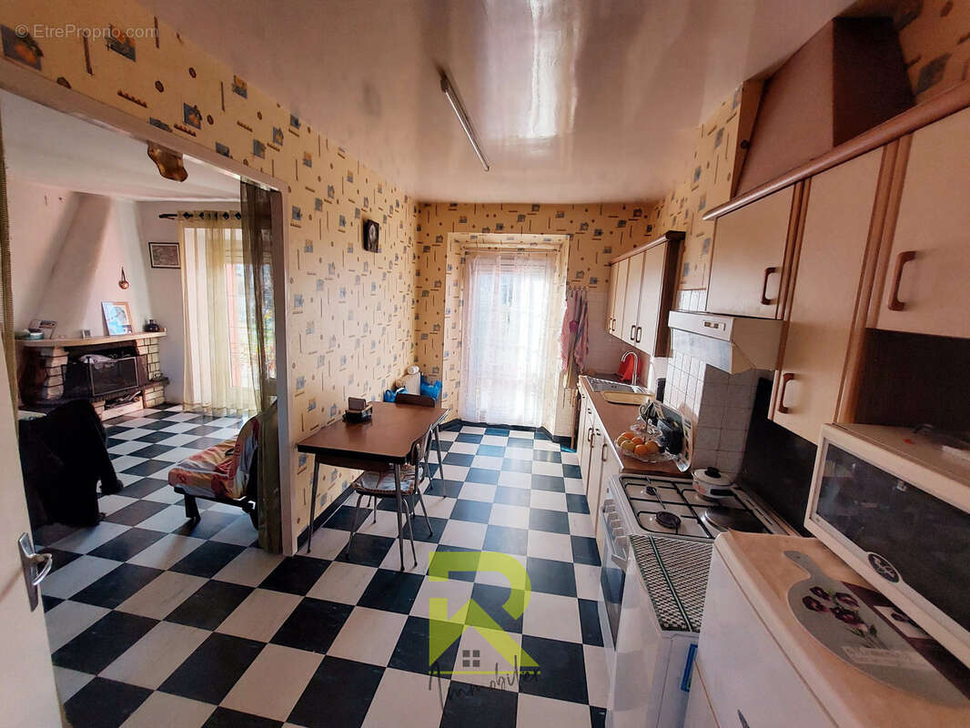 Maison à PIEUSSE