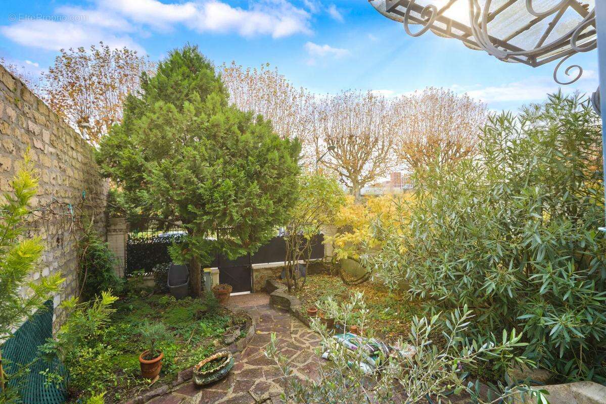 Maison à VILLENEUVE-LA-GARENNE