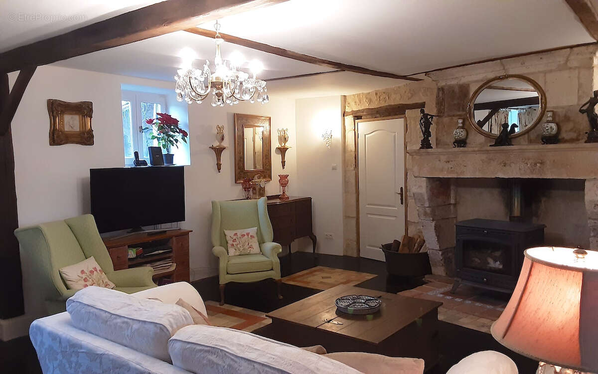 Maison à FESTALEMPS