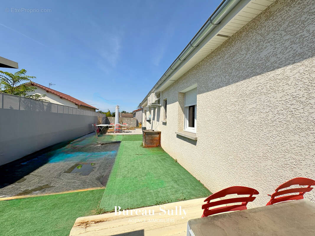 Maison à MONTMERLE-SUR-SAONE