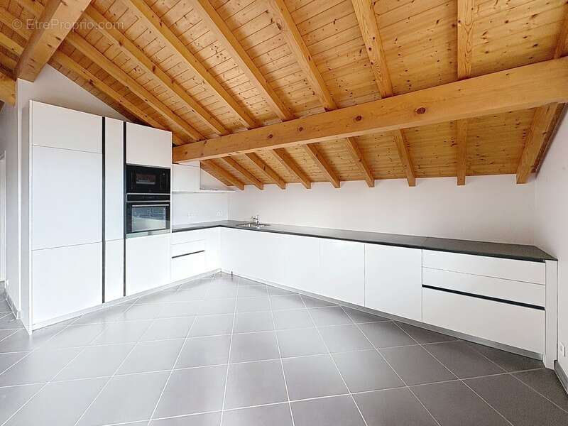 Appartement à VETRAZ-MONTHOUX