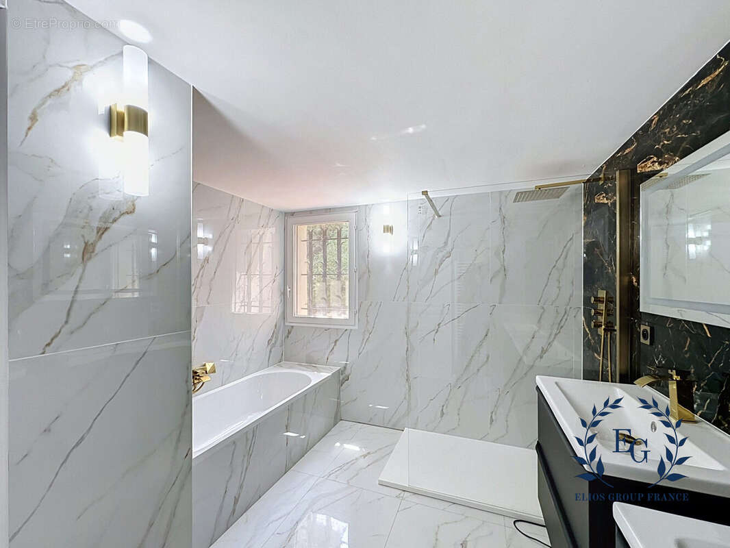 Maison 153 m² à Gareoult  - photo 7