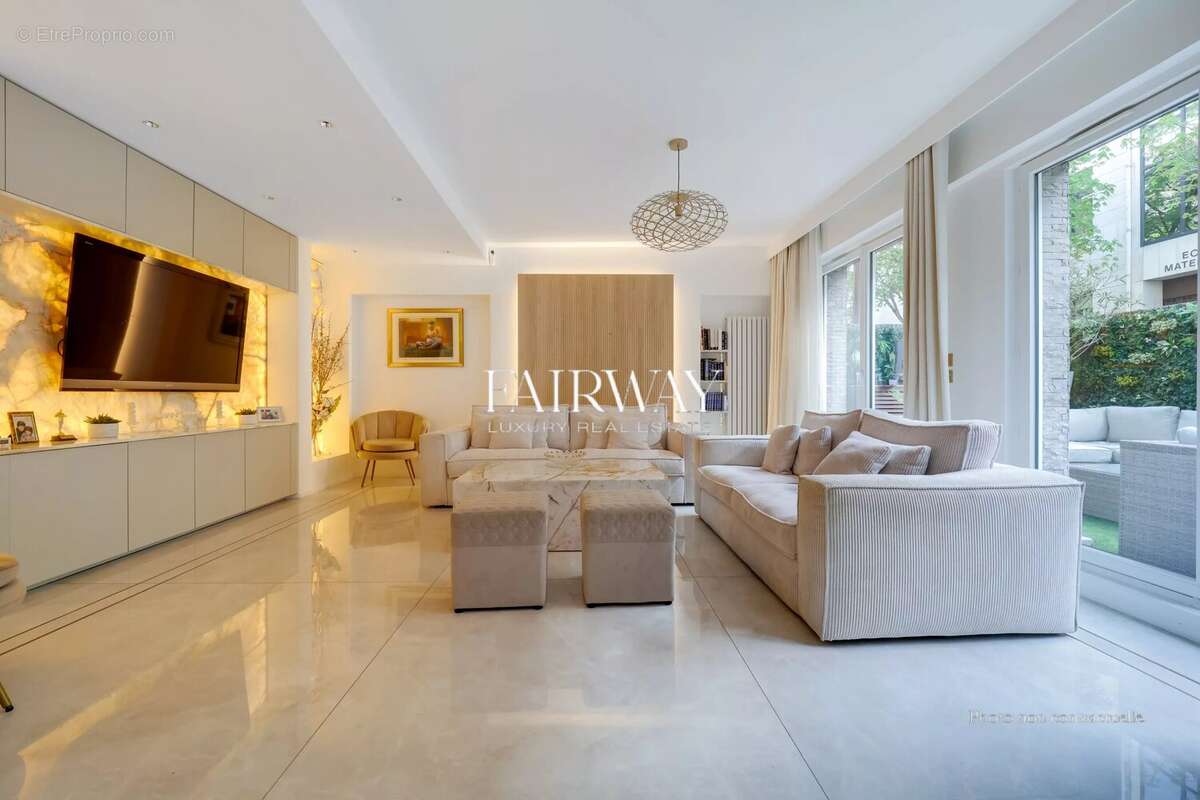 Appartement à NEUILLY-SUR-SEINE