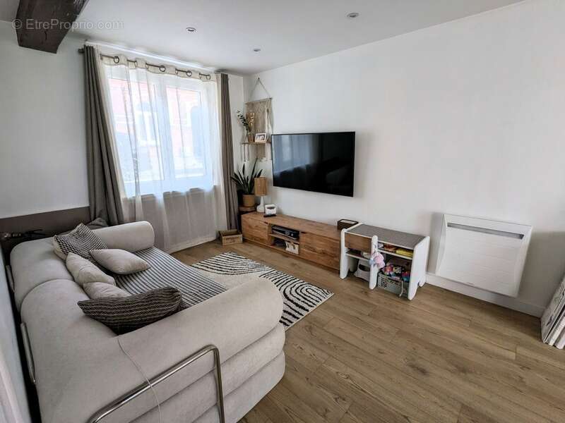 Maison à NEUVILLE-EN-FERRAIN