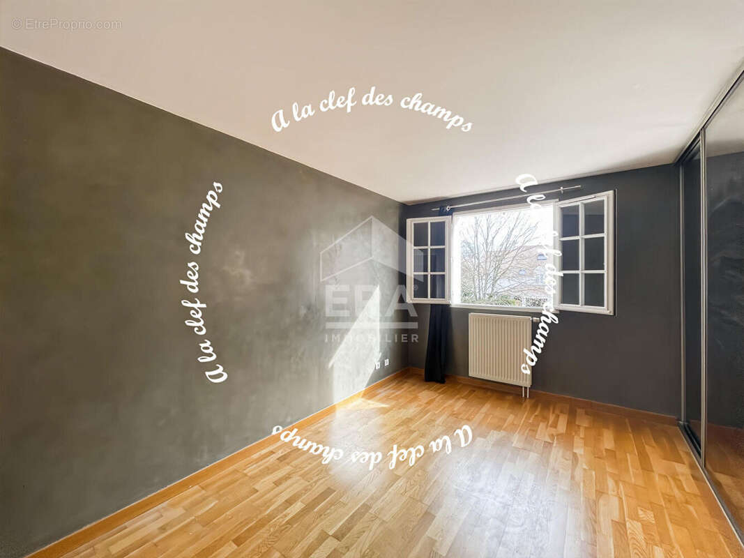 Maison à SAINT-REMY-LES-CHEVREUSE