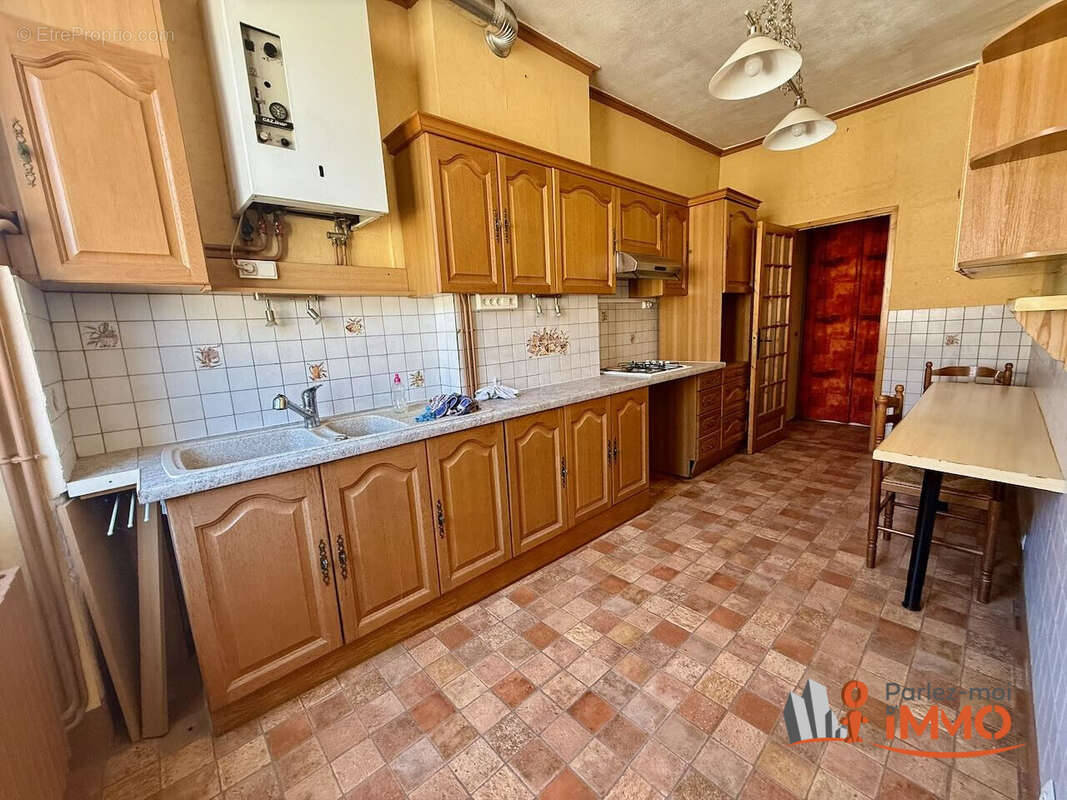 Appartement 100 m² à Saint-Etienne  - photo 3