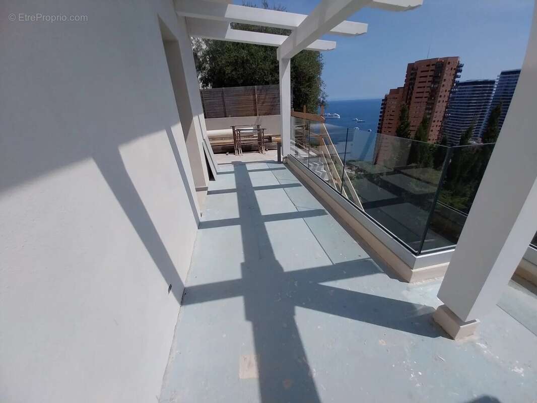 Appartement à ROQUEBRUNE-CAP-MARTIN
