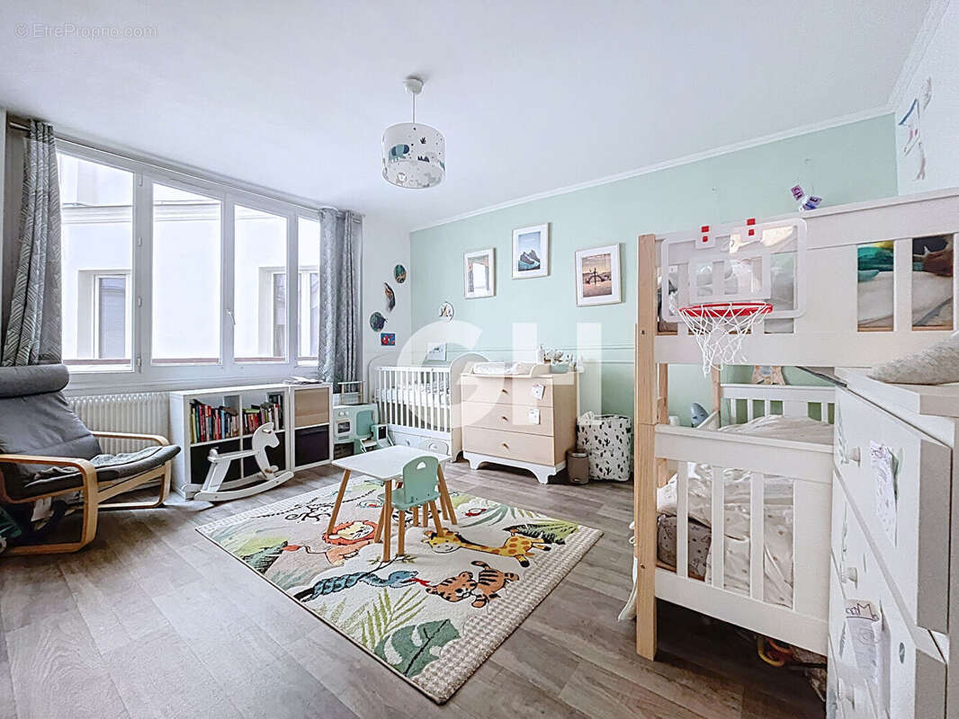 Appartement à PARIS-11E