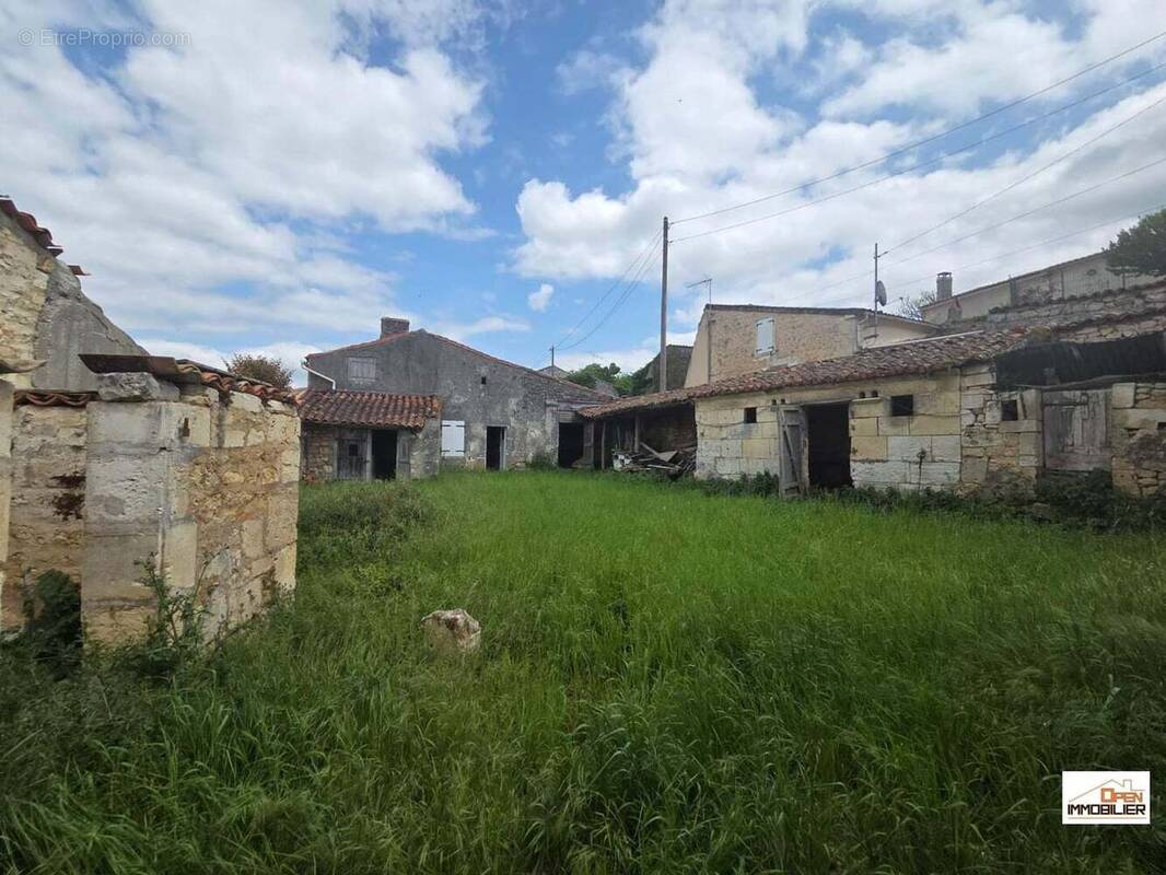Maison à CHATEAUNEUF-SUR-CHARENTE