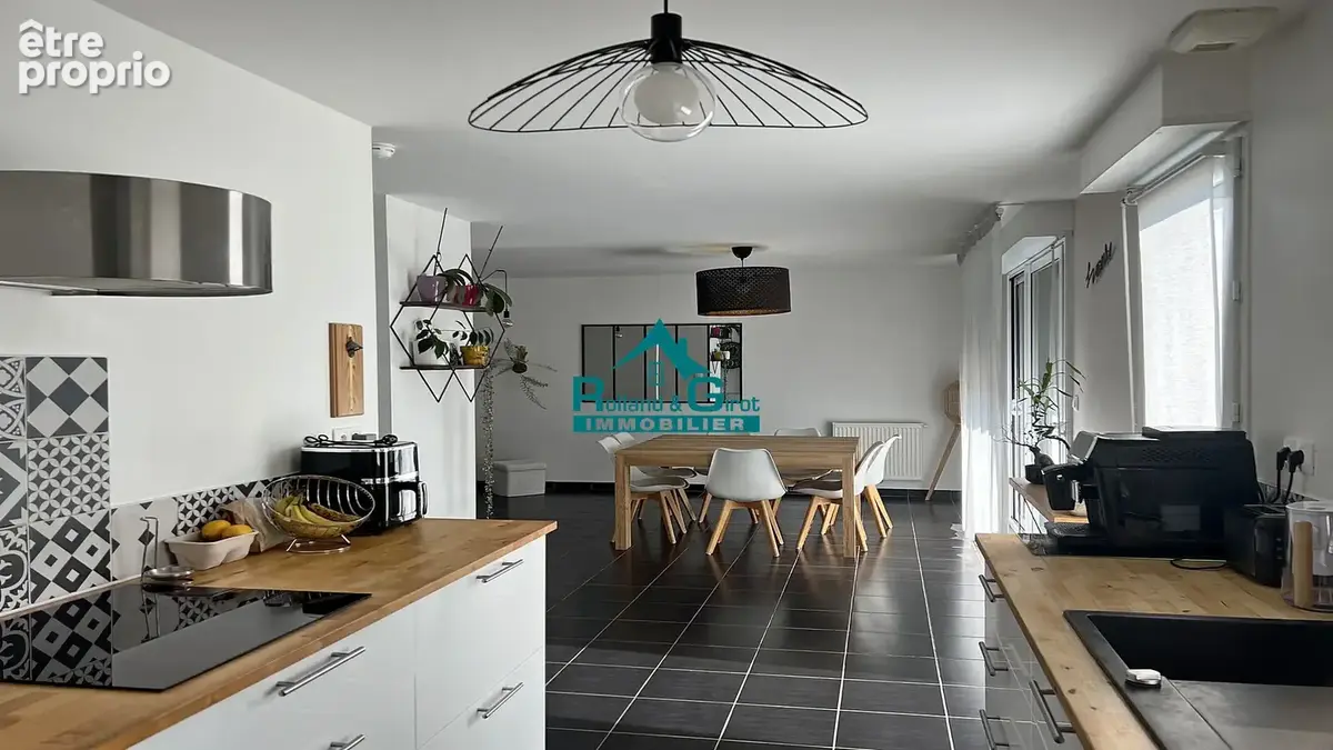 Maison d'exception à St Aubin d'Aubigné - Harmonie et lumière - photo 2