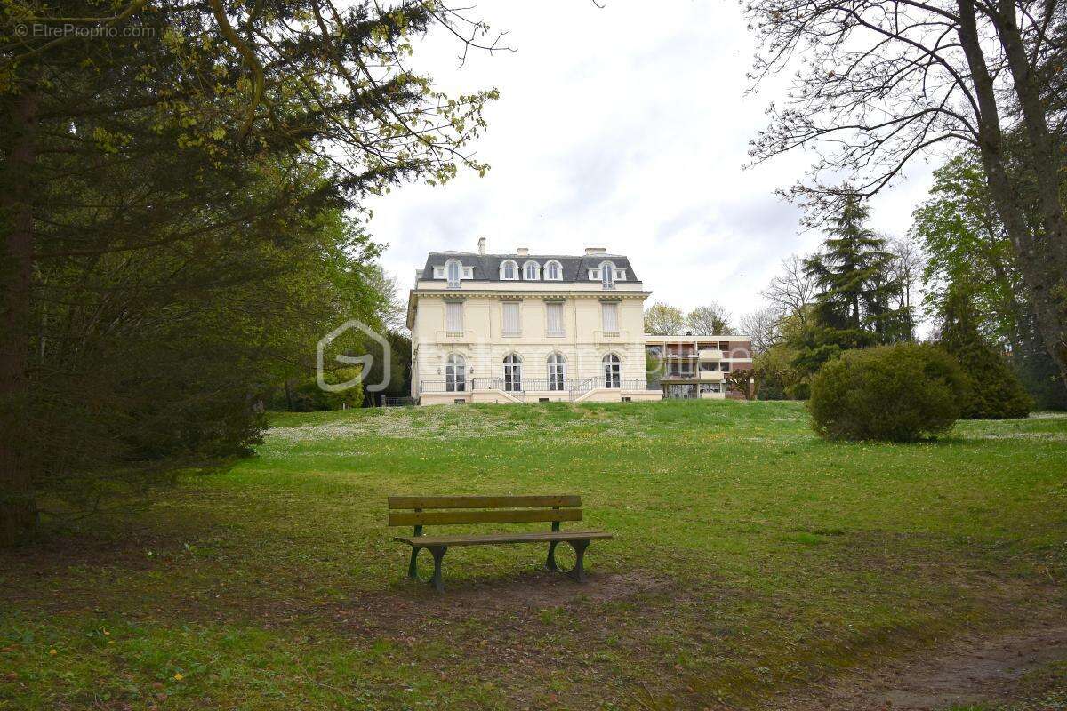 Appartement à L'ETANG-LA-VILLE