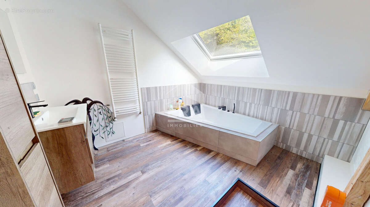 Maison à HAUTEVILLE-LOMPNES