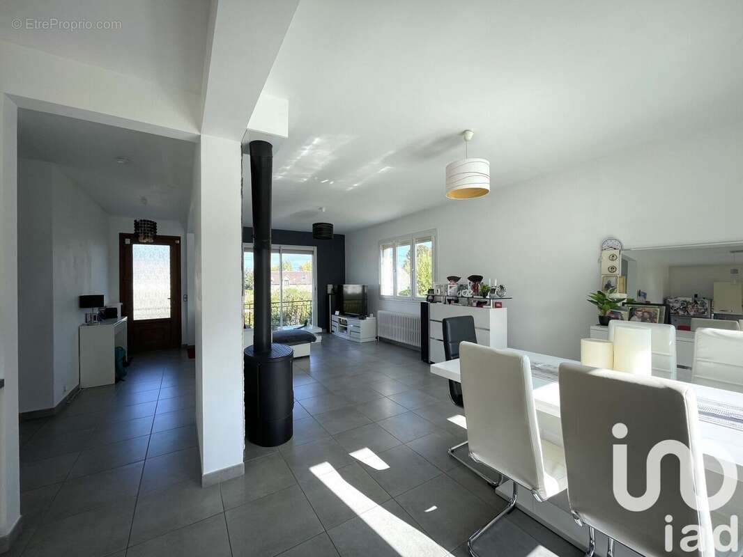 Photo 7 - Maison à HOUDAN