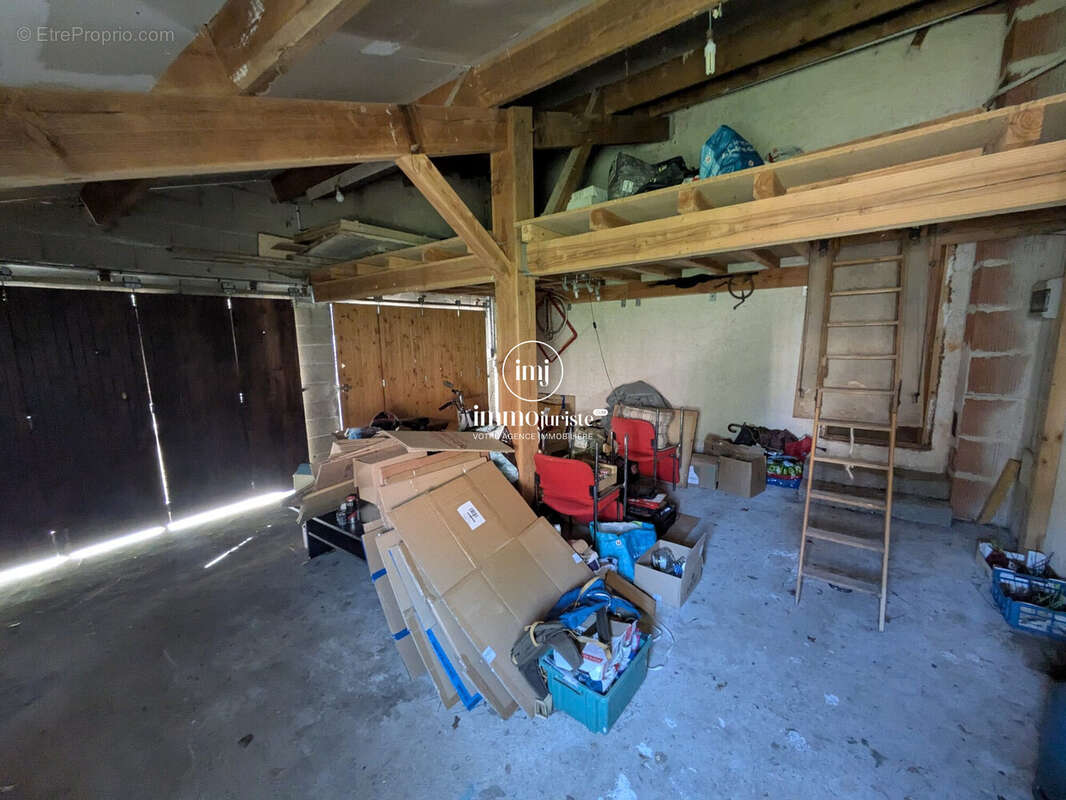 Maison 141 m² à Verneuil-Sur-Vienne  - photo 9