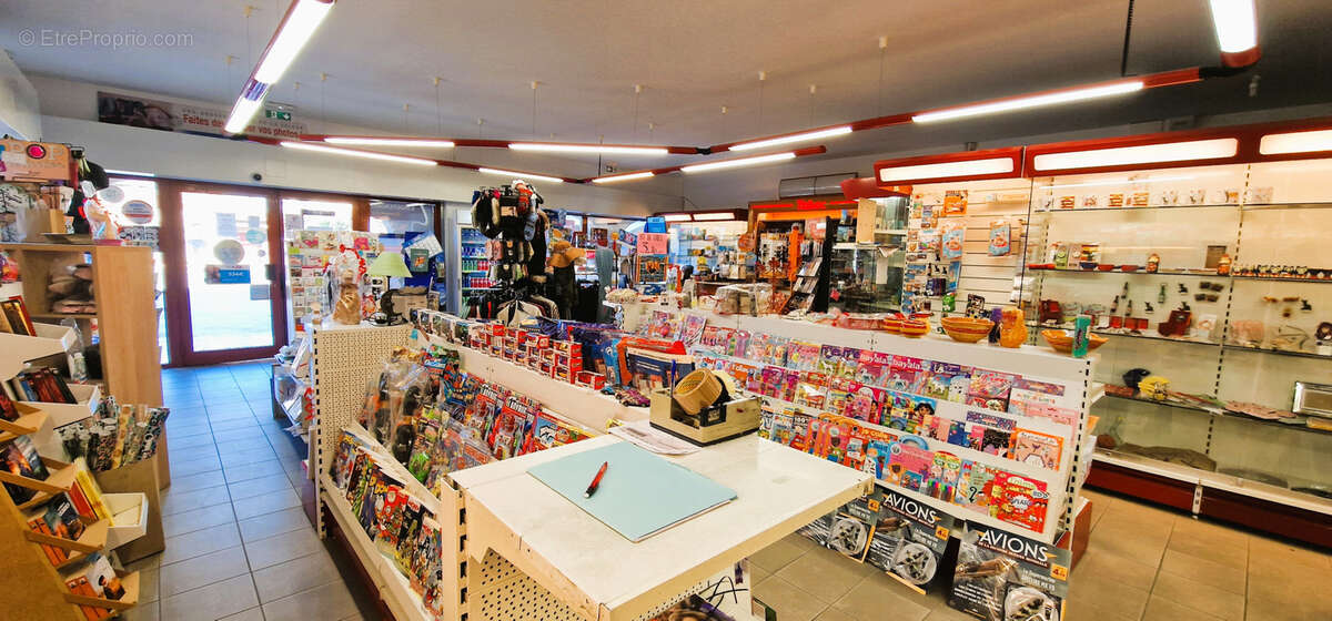 Commerce à SAINT-JEAN-PLA-DE-CORTS