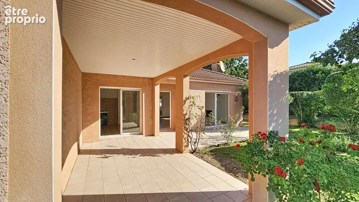 Maison à vendre 5 pièces, 4 chambres avec jardin et garage à LALOUBERE (65) - photo 3