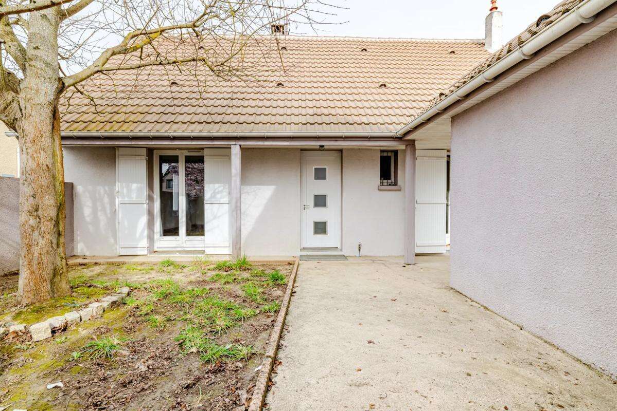 Maison à COMBS-LA-VILLE